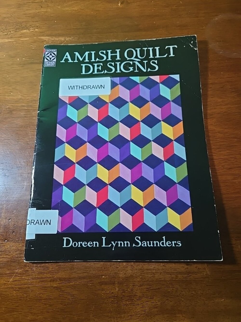 Amish Quilt Designs by Doreen L. Saunders (1991, Trade Paperback)